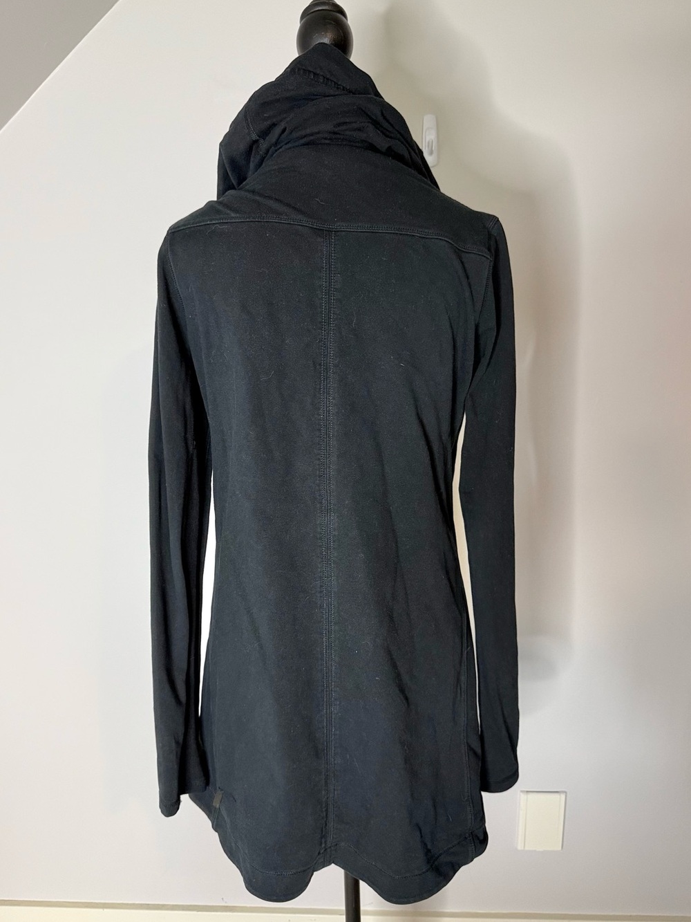 LULULEMON Black Method Wrap Asymmetrical Zip Up High Neck Pockets Size 10 *Flaw - Picture 8 of 14